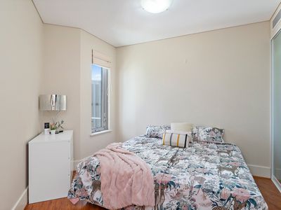 901 / 108 Terrace Road, East Perth