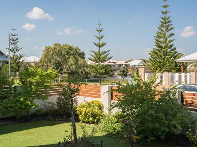 50 Maldives Drive, Hillarys
