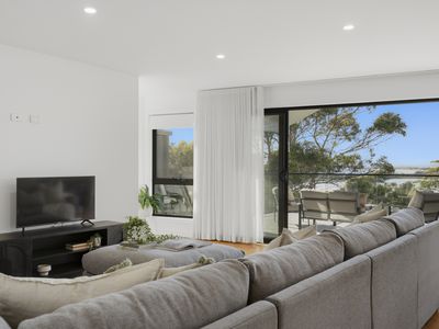 2 / 20B Frances Street, Bridport