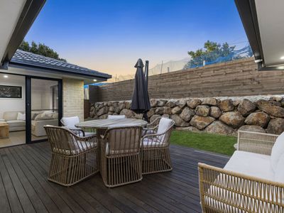 5 Eggleton Place, Wakerley