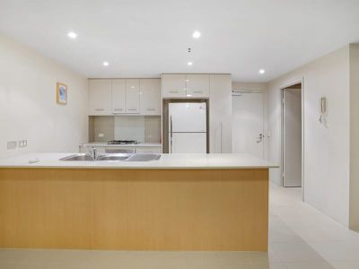 297 / 105 Scarborough Street, Southport