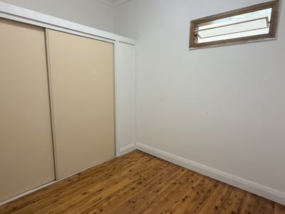 8 Oxford  Street, Forbes