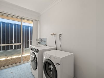 2 Stenton Gardens, Kinross