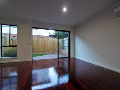 1 / 4 West Street, West Footscray