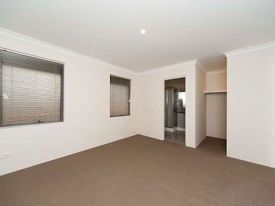 2 Dowak Lane, Byford