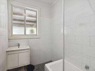 75 CHISHOLM CRESCENT, Seymour