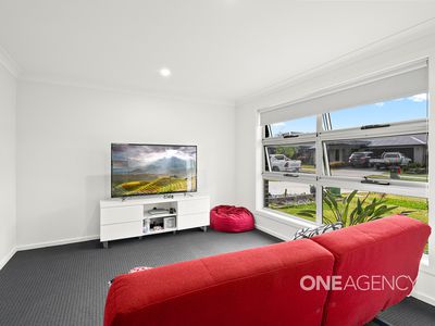 37 Honeybee Crescent, Calderwood