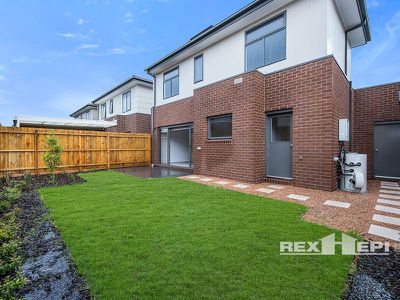 5 Manzanilla Way, Lynbrook