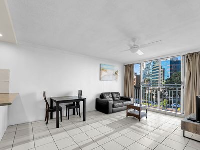 2c / 2 Riverview Parade, Surfers Paradise