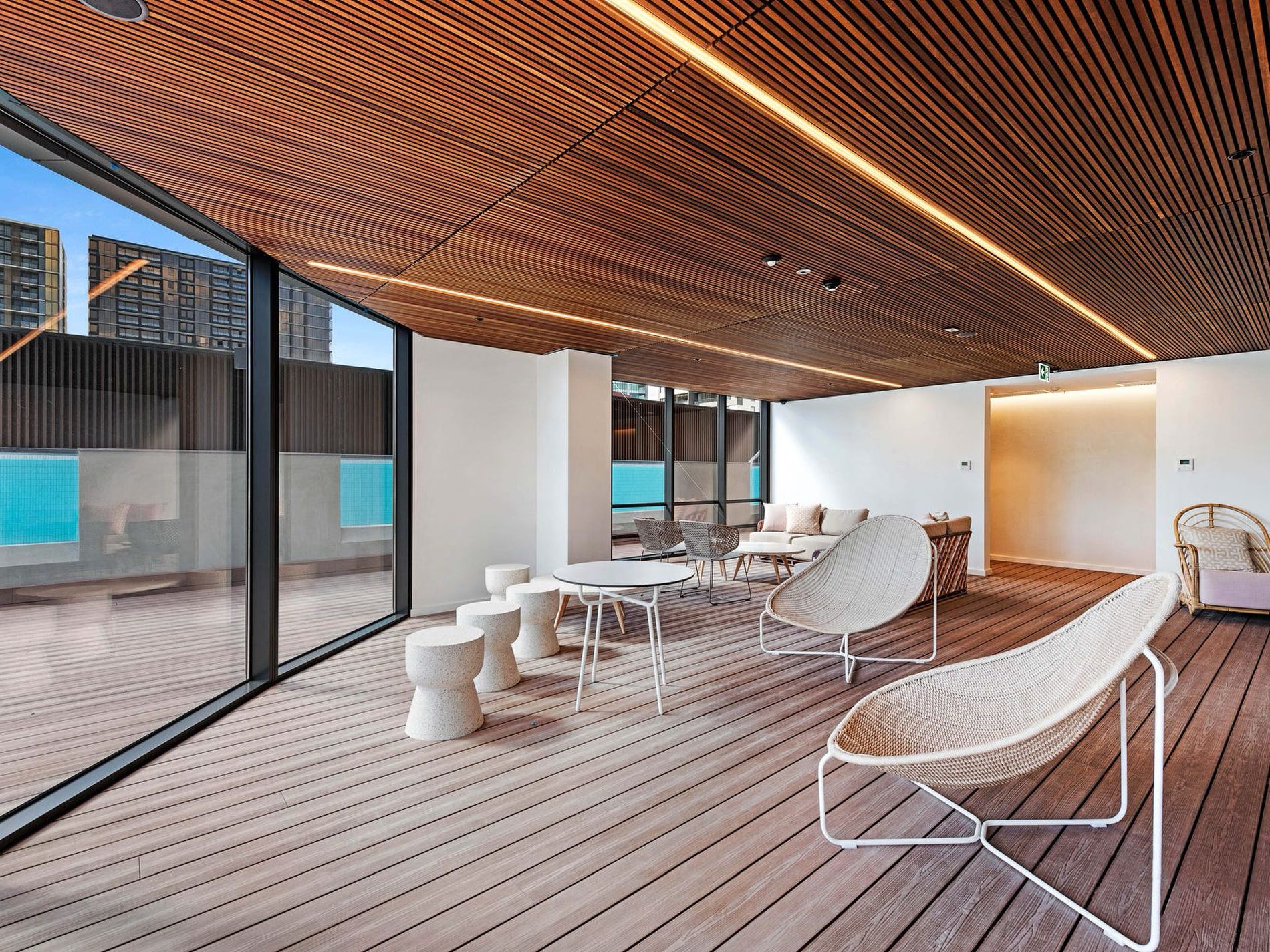 1913 / 70 Southbank Boulevard, Southbank