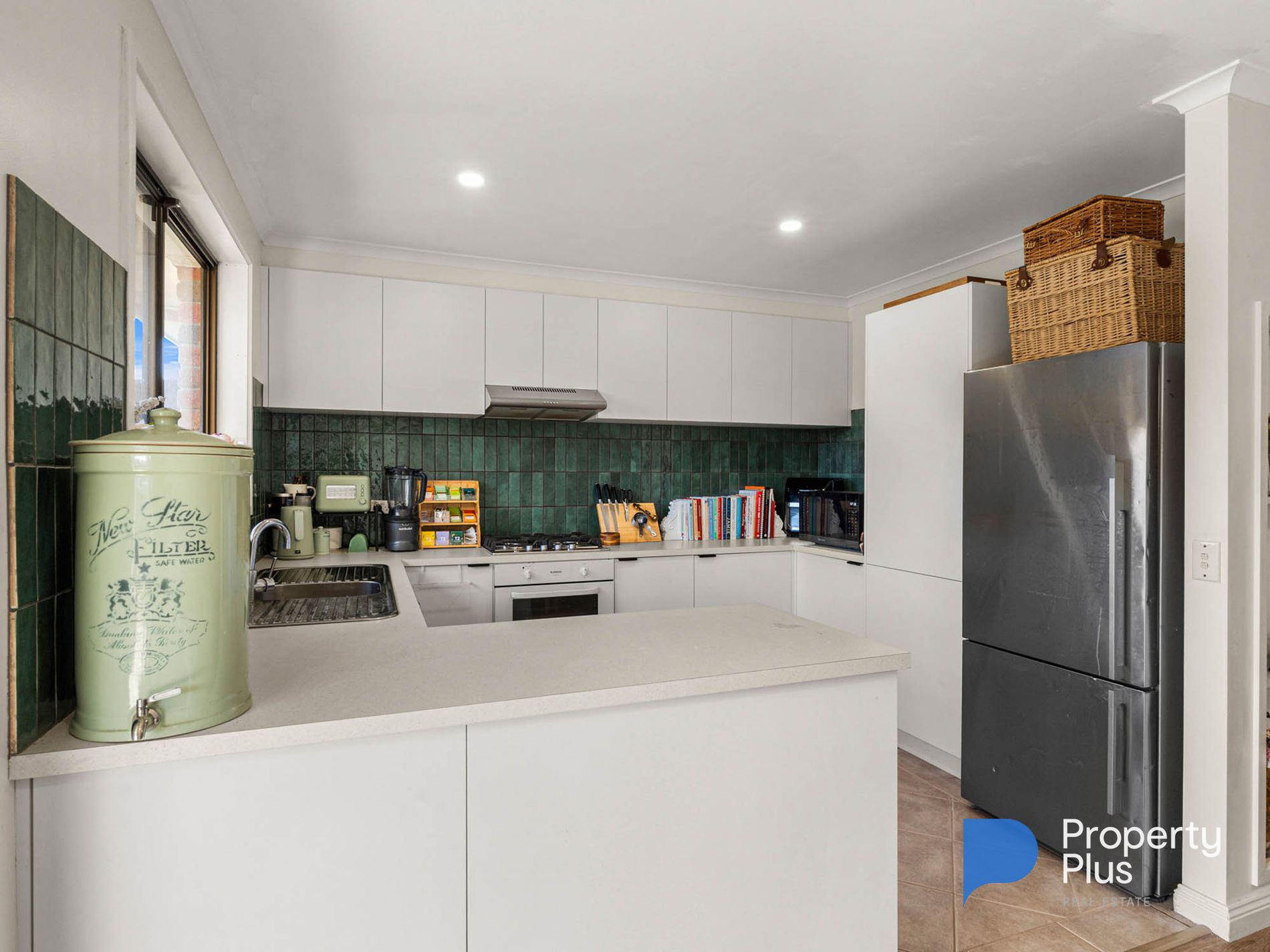 2 / 6 Nandina Court, Strathdale