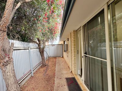 8 / 3 Great Eastern Highway, Somerville