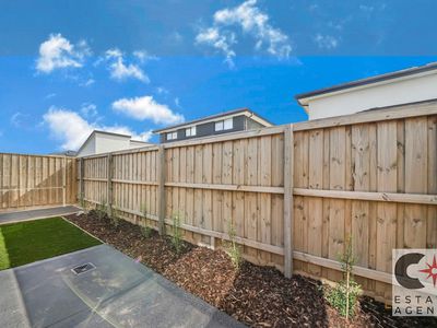 6 BRUSHTON STREET, Manor Lakes