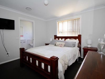 2 Cobb Avenue, Llanarth