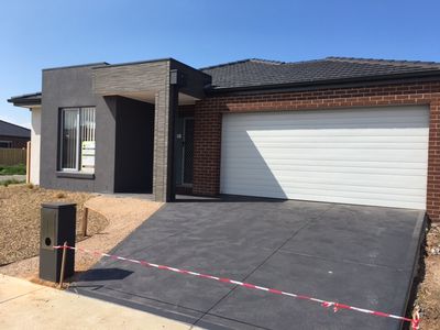14 Selleck Drive, Point Cook