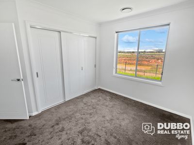 36 Sea Crescent, Dubbo