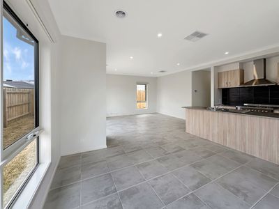 99 Crowlands CIRCUIT, Eynesbury