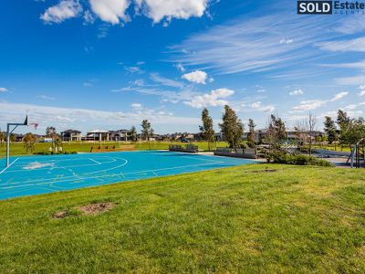24  Revelwood Way, Clyde North
