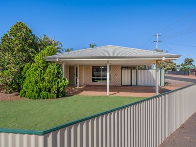 25 Cotter Street North , Hannans