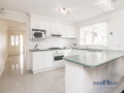 34 Bluegum Way, Hampton Park