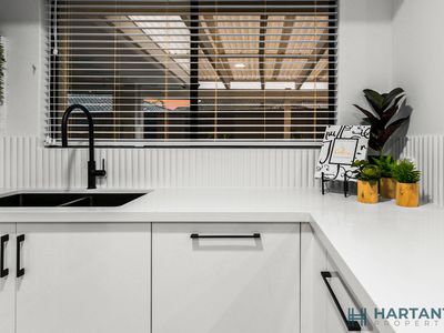 15 Mcgillivray Gardens, Winthrop