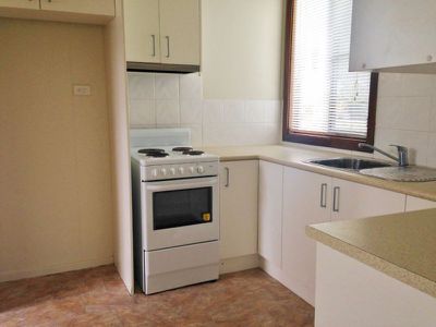 2 / 4 Commonwealth Avenue, Burrill Lake