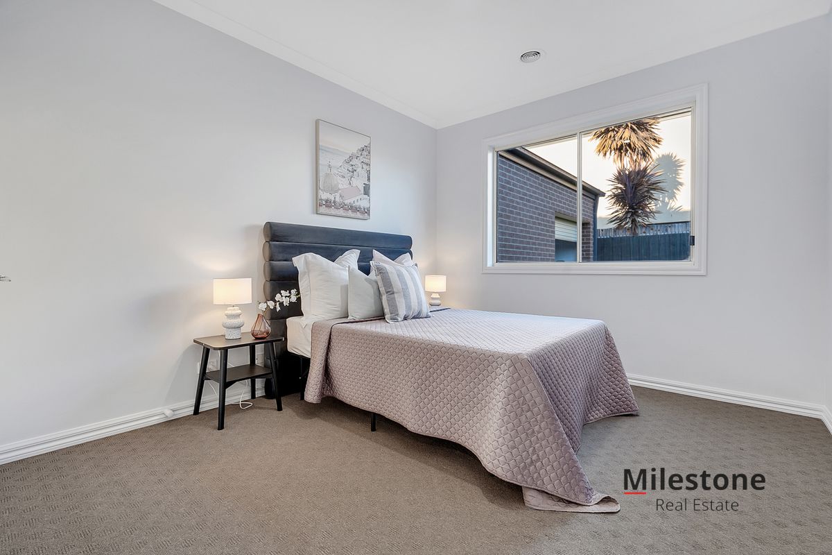 5 Sedgwick Court, Lynbrook