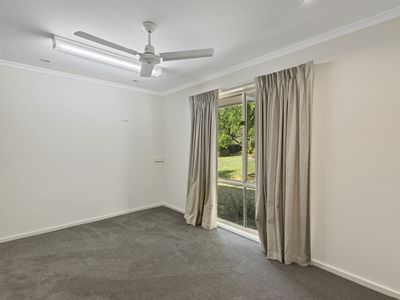 2 HEFFEY COURT, Seymour