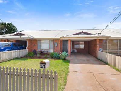 2 / 2 Burkett Dr, Hannans