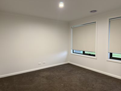 28 Lewis Crescent, Finley