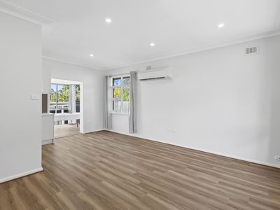 8 Maxwell Parade, Frenchs Forest