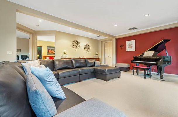 13 The Ridge, Oaklands Junction