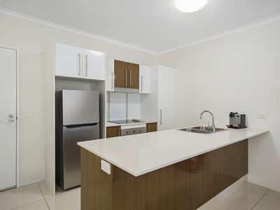 2 / 171 Scarborough Street, Southport