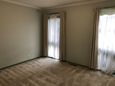 7  Chesney Drive, Ringwood