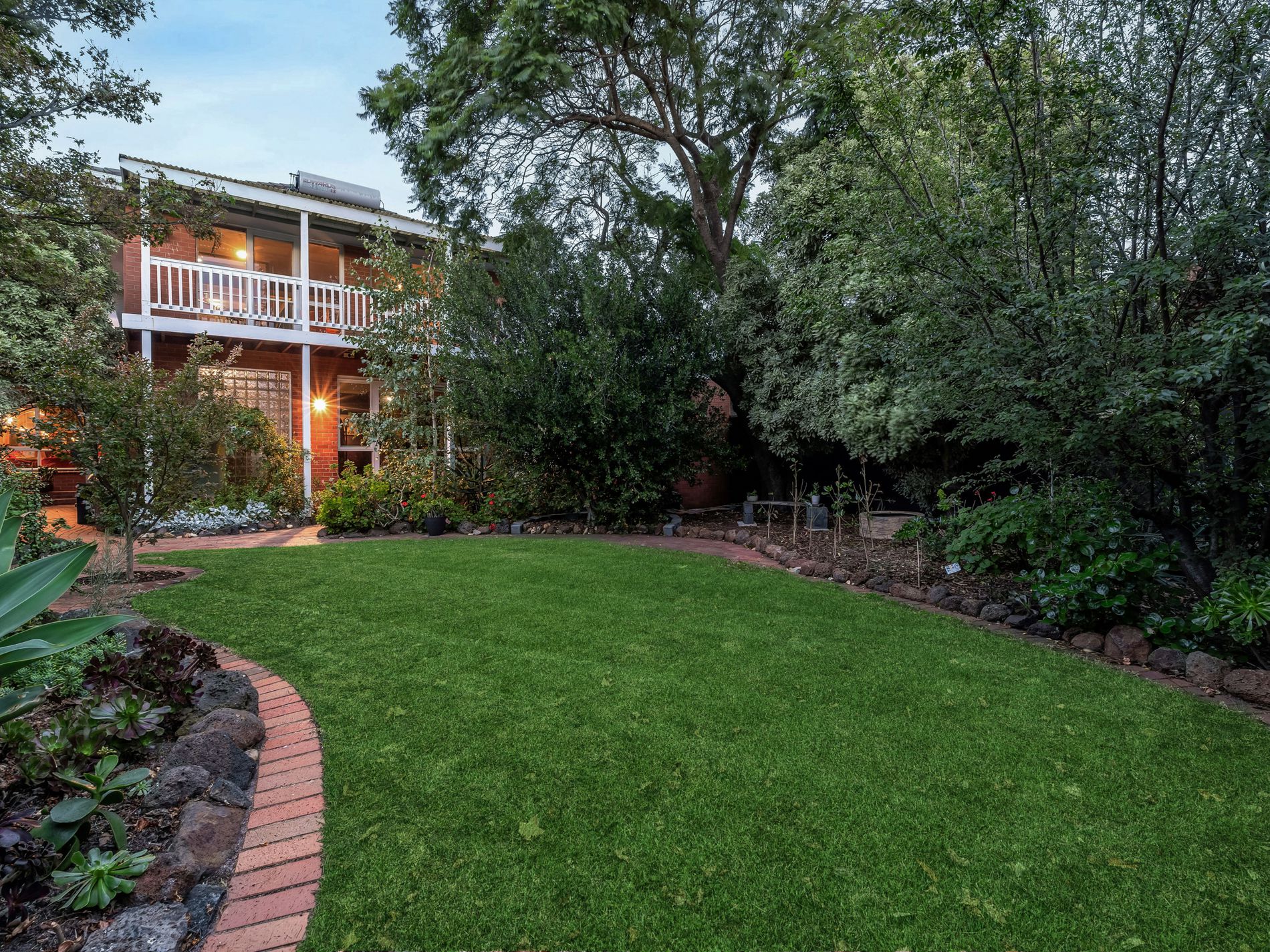 37 Myrtle Grove, Altona
