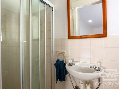 618 Coopers Road, Red Range