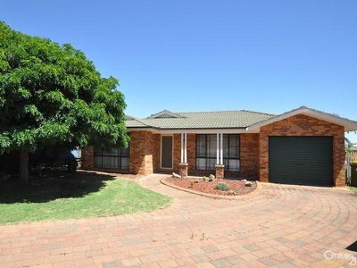 43 Jacqueline Drive, Dubbo