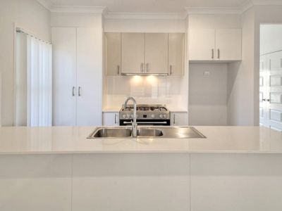 4 Capri Street, Springfield Lakes