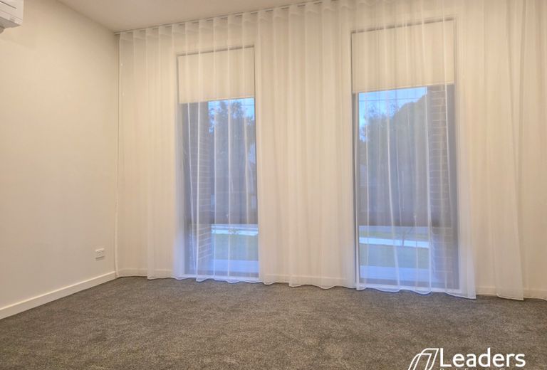 1 / 5 BRUCE STREET, Mount Waverley