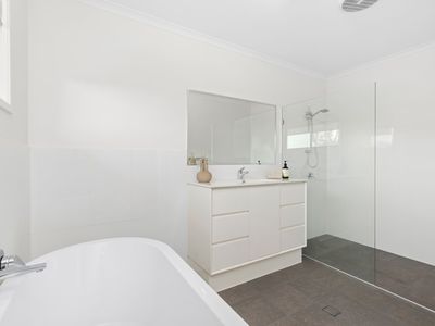 19 Tarwhine Street, Manly West