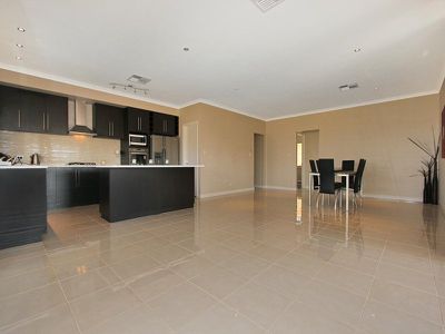2 Riseberry Way, Kalgoorlie