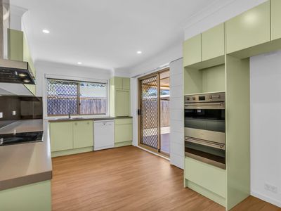 1/3 Rose Crescent, Fitzgibbon