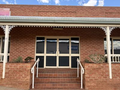 2 / 17 Browne Street, Parkes