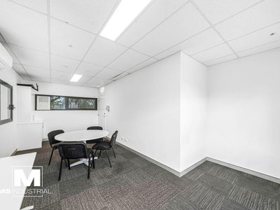 115 / 2 The Crescent, Kingsgrove
