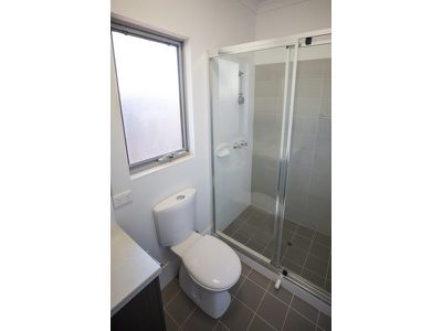 10 Homestead Ramble, Newman