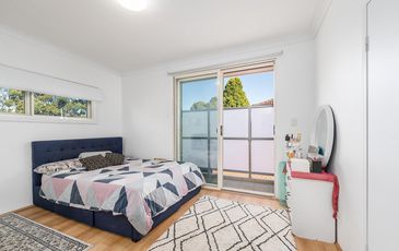 1 / 6 North Parade, Campsie