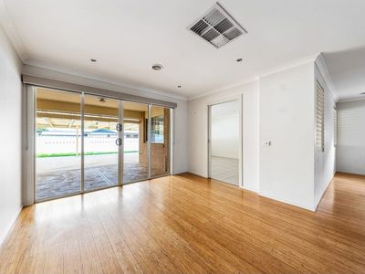 7 Carnavon Street, Cranbourne East