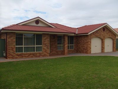 10 Lancaster Park Place, Dubbo