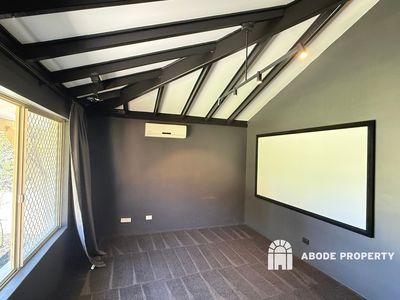 12 Catalpa Crescent, South Lake