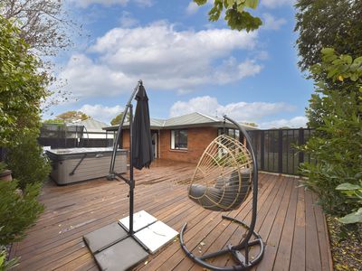 2 Edwins Way, Burwood